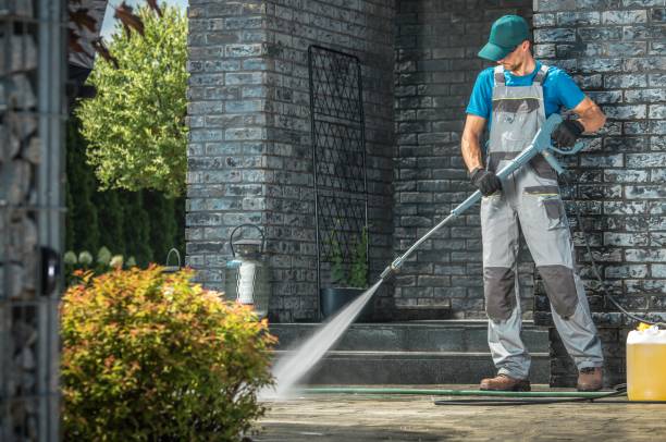 Best Animal Enclosure Cleaning  in Mcfarland, WI
